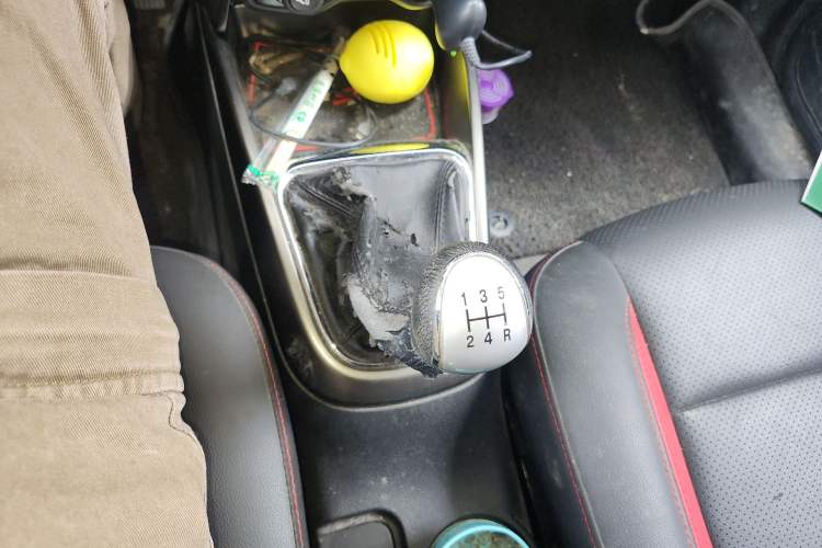 Used CHANGAN CS15 2016 1.5L Manual Luxury Edition Gear Lever