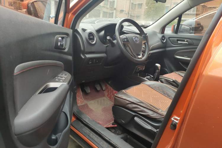 Used CHANGAN CS15 2016 1.5L Manual Luxury Edition Interior 3