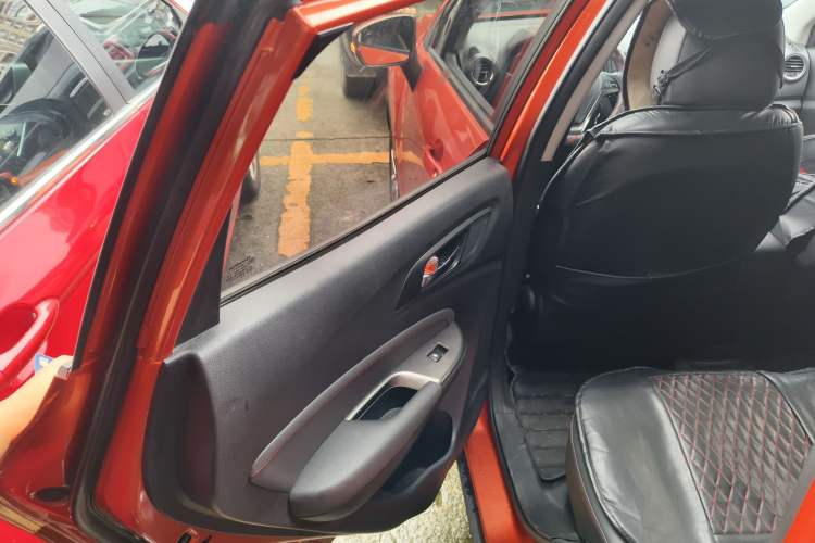 Used CHANGAN CS15 2016 1.5L Manual Luxury Edition Interior 8