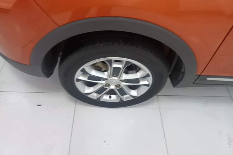 Used CHANGAN CS15 2016 1.5L Manual Fashion Edition Left Front Wheel Hub