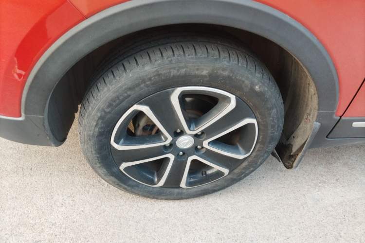 Used CHANGAN CS15 2016 1.5L Automatic Fashion Edition Left Front Wheel Hub