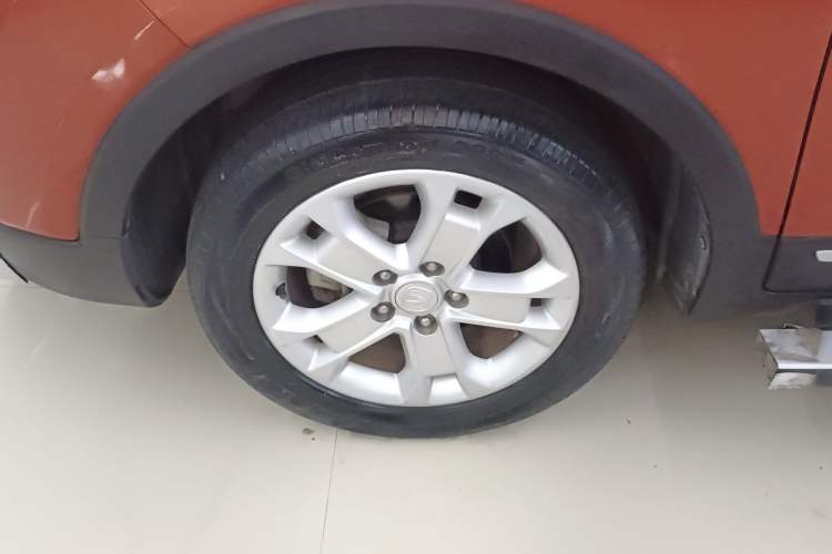 Used CHANGAN CS15 2016 1.5L Manual Luxury Edition Left Front Wheel Hub
