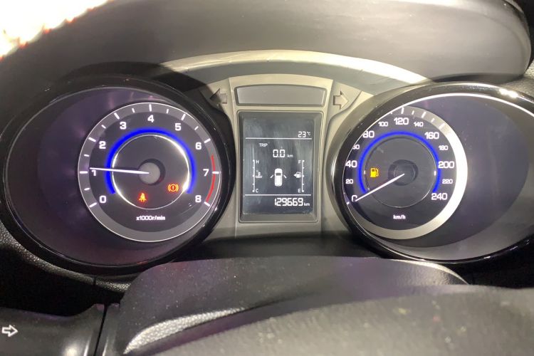 Used CHANGAN CS15 2016 1.5L Manual Luxury Edition Odometer Close Up