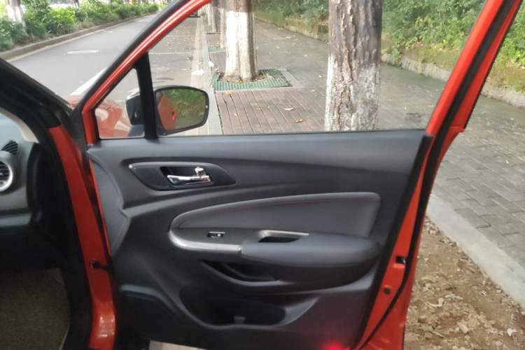 Used CHANGAN CS15 2016 1.5L Manual Fashion Edition Right Front Door Interior