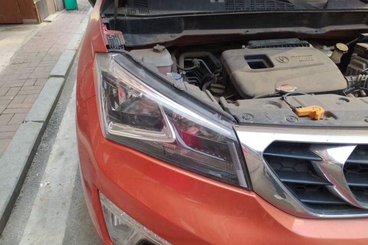 Used CHANGAN CS15 2016 1.5L Manual Fashion Edition Right Front Headlight