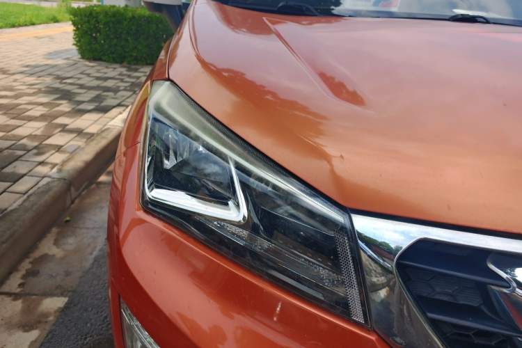Used CHANGAN CS15 2016 1.5L Manual Fashion Edition Right Front Headlight