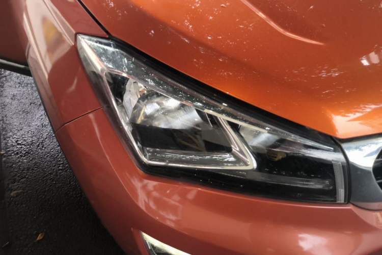 Used CHANGAN CS15 2016 1.5L Manual Fashion Edition Right Front Headlight