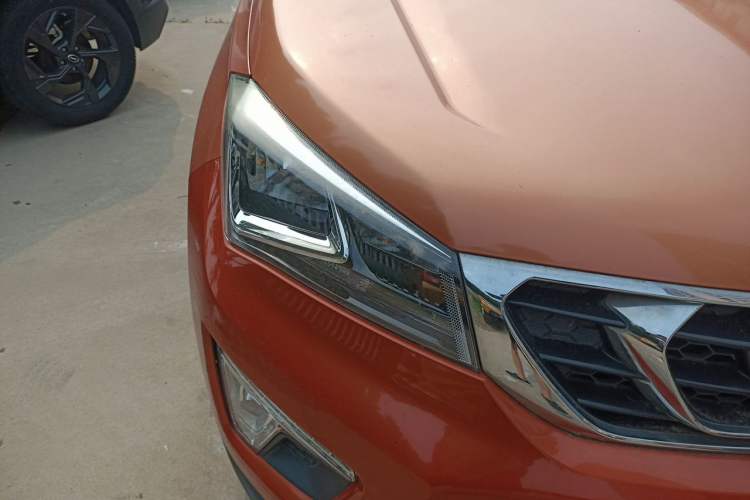 Used CHANGAN CS15 2016 1.5L Manual Fashion Edition Right Front Headlight