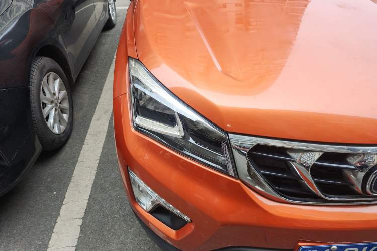Used CHANGAN CS15 2016 1.5L Manual Luxury Edition Right Front Headlight