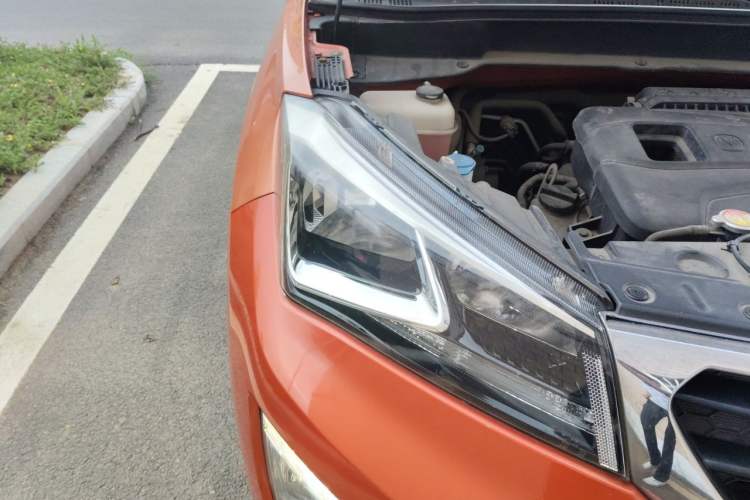 Used CHANGAN CS15 2016 1.5L Manual Fashion Edition Right Front Headlight