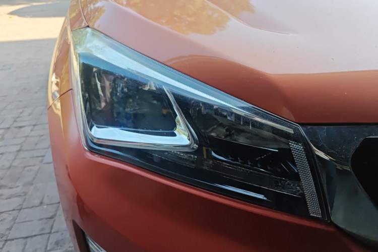 Used CHANGAN CS15 2016 1.5L Automatic Fashion Edition Right Front Headlight