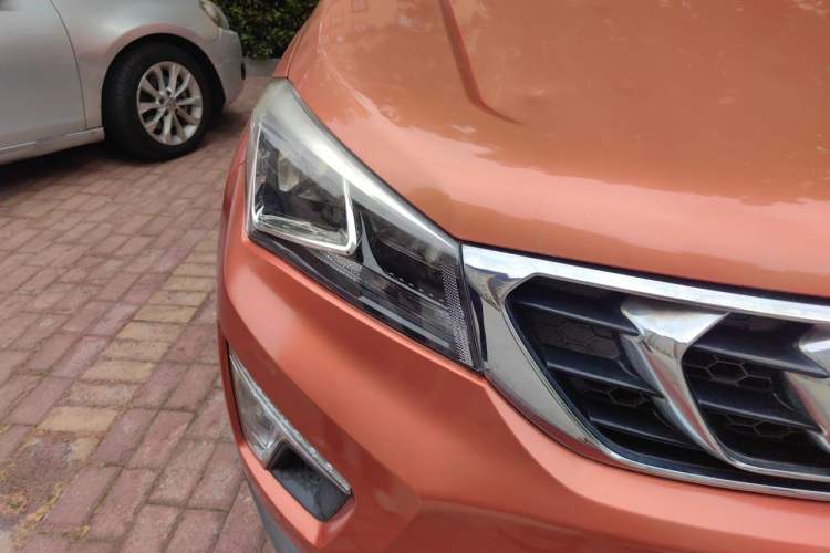 Used CHANGAN CS15 2016 1.5L Manual Fashion Edition Right Front Headlight
