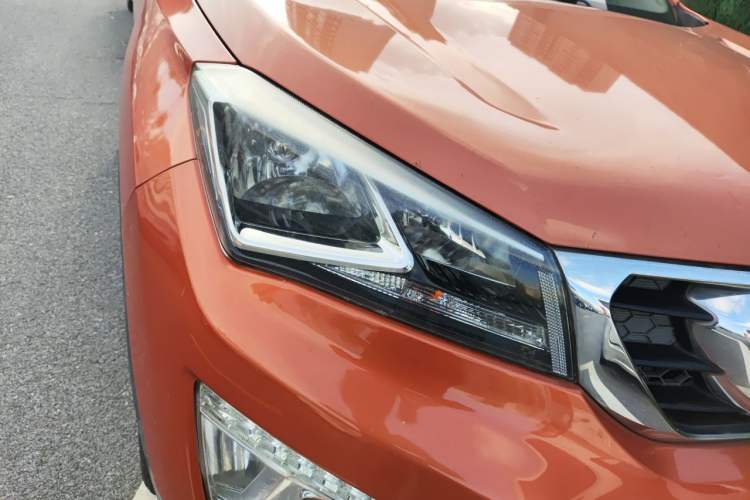 Used CHANGAN CS15 2016 1.5L Manual Fashion Edition Right Front Headlight