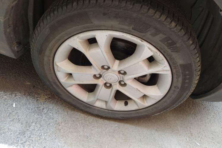Used CHANGAN CS15 2016 1.5L Manual Fashion Edition Right Front Wheel Hub