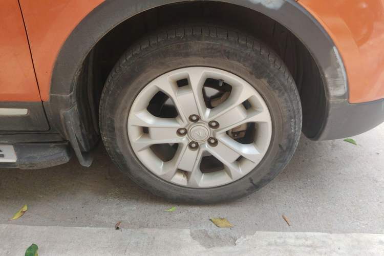 Used CHANGAN CS15 2016 1.5L Manual Fashion Edition Right Front Wheel Hub