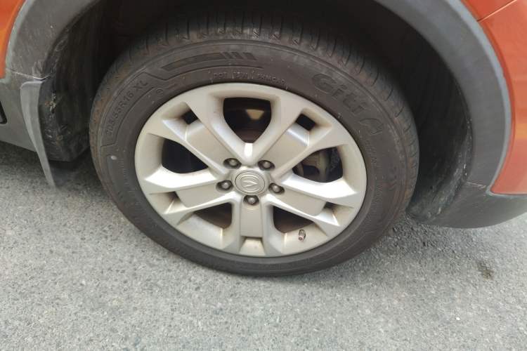 Used CHANGAN CS15 2016 1.5L Automatic Fashion Edition Right Front Wheel Hub