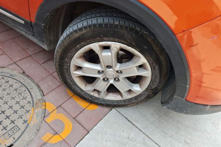 Used CHANGAN CS15 2016 1.5L Manual Fashion Edition Right Front Wheel Hub