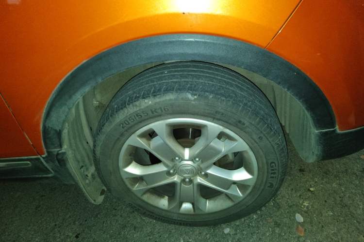 Used CHANGAN CS15 2016 1.5L Automatic Fashion Edition Right Front Wheel Hub