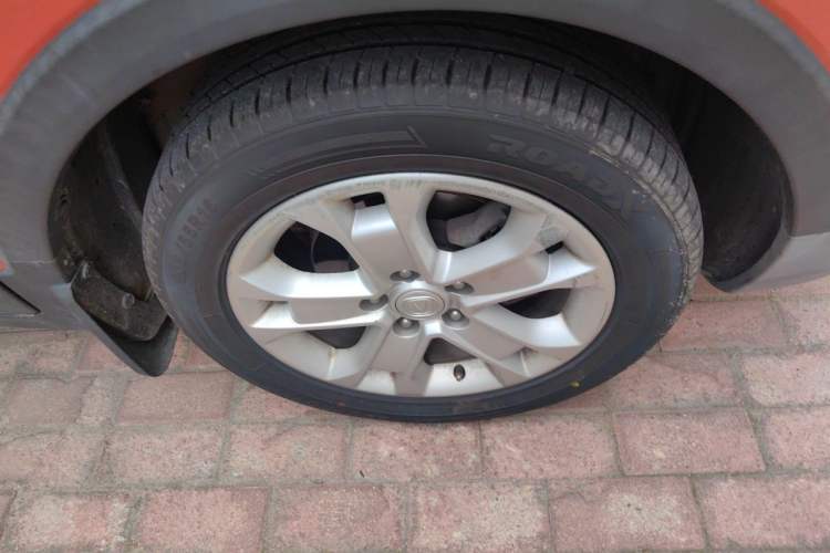 Used CHANGAN CS15 2016 1.5L Manual Fashion Edition Right Front Wheel Hub
