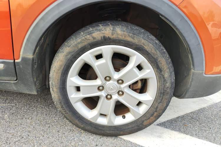 Used CHANGAN CS15 2016 1.5L Manual Fashion Edition Right Front Wheel Hub