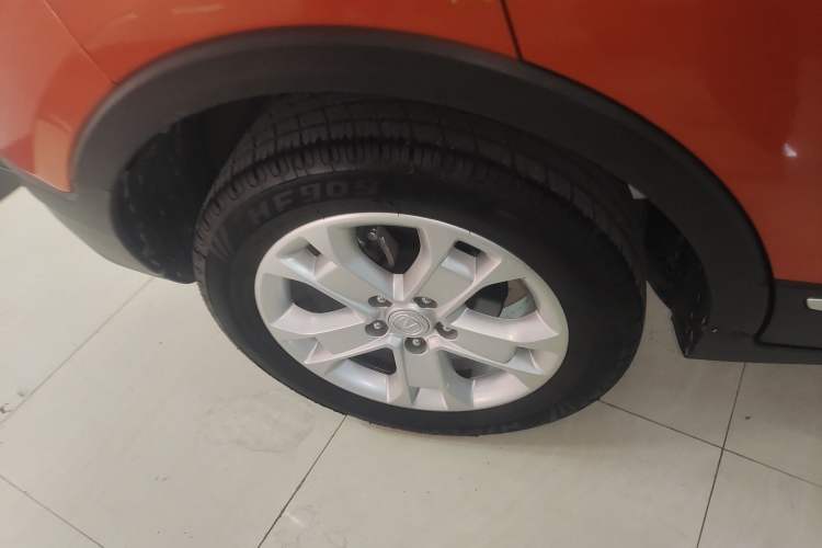 Used CHANGAN CS15 2016 1.5L Automatic Fashion Edition Right Rear Wheel Hub