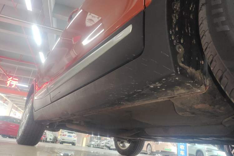 Used CHANGAN CS15 2016 1.5L Automatic Fashion Edition Right Side Sill