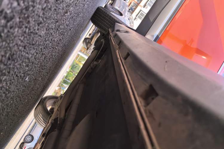 Used CHANGAN CS15 2016 1.5L Manual Luxury Edition Right Side Sill