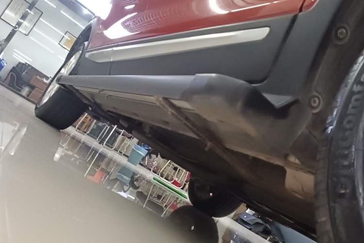 Used CHANGAN CS15 2016 1.5L Manual Luxury Edition Right Side Sill