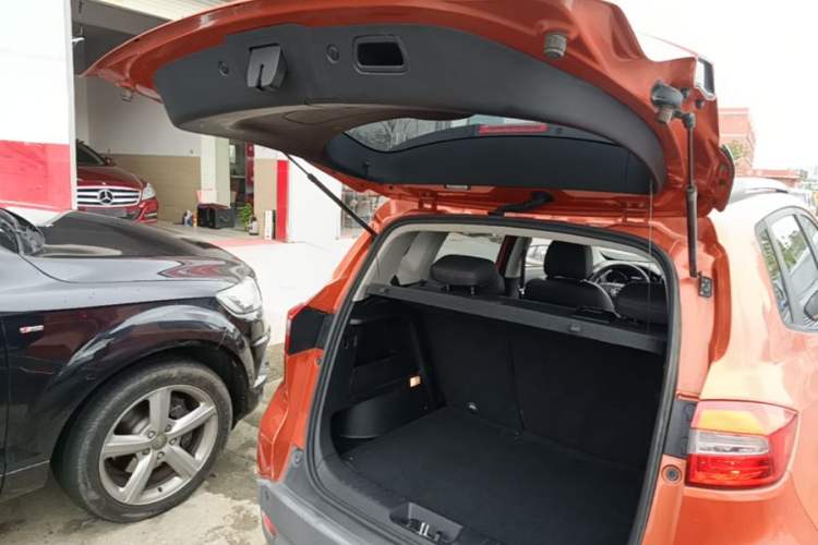 Used CHANGAN CS15 2016 1.5L Manual Fashion Edition Trunk