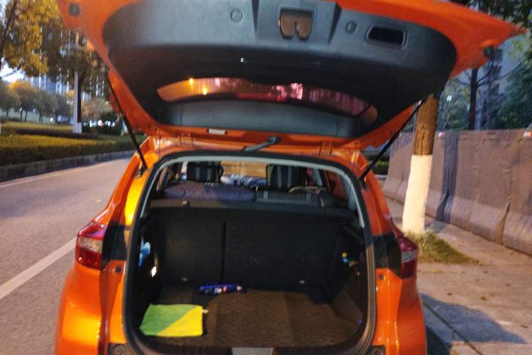 Used CHANGAN CS15 2016 1.5L Automatic Fashion Edition Trunk