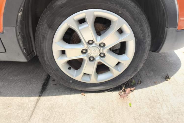 Used CHANGAN CS15 2016 1.5L Automatic Fashion Edition Right Front Wheel Hub
