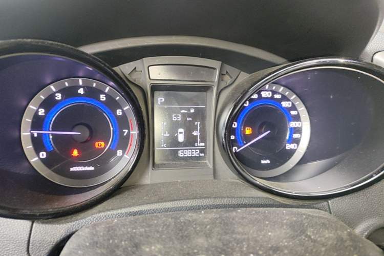 Used CHANGAN CS15 2016 1.5L Automatic Fashion Edition Instrument Cluster