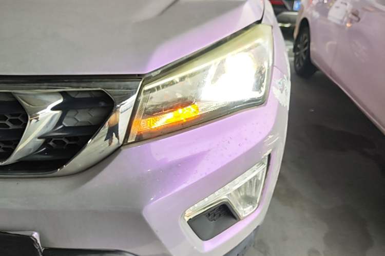 Used CHANGAN CS15 2016 1.5L Automatic Fashion Edition Left Front Headlight