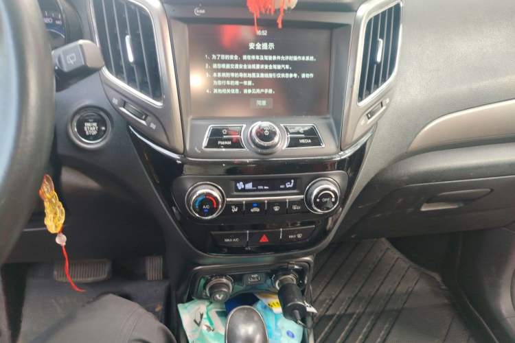 Used CHANGAN CS15 2016 1.5L Automatic Fashion Edition Audio And AC Panel