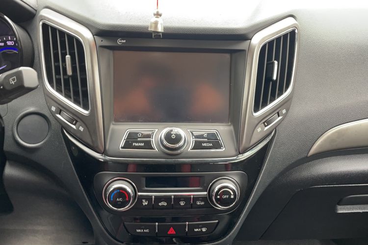 Used CHANGAN CS15 2016 1.5L Manual Luxury Edition Audio And AC Panel