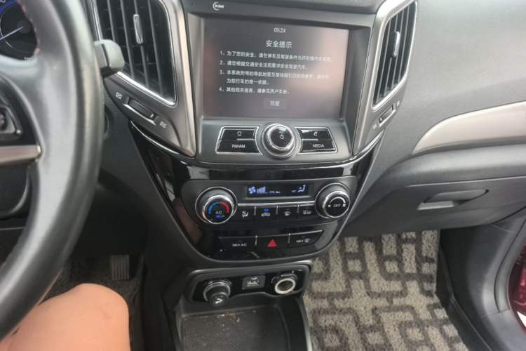 Used CHANGAN CS15 2016 1.5L Manual Luxury Edition Audio And AC Panel