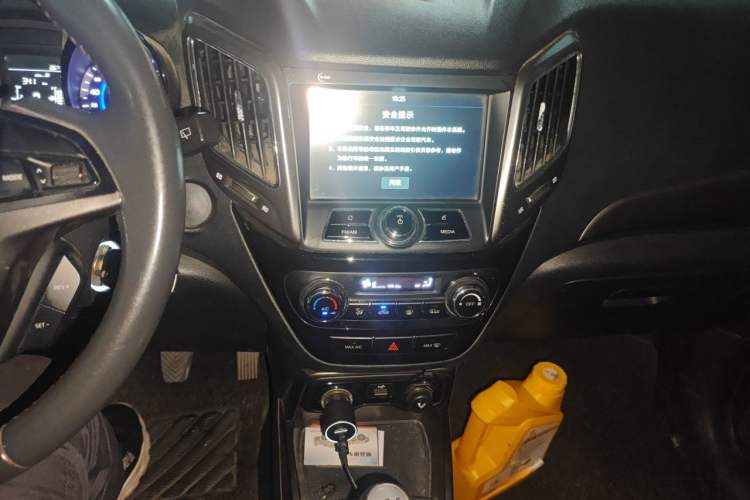 Used CHANGAN CS15 2016 1.5L Manual Luxury Edition Audio And AC Panel
