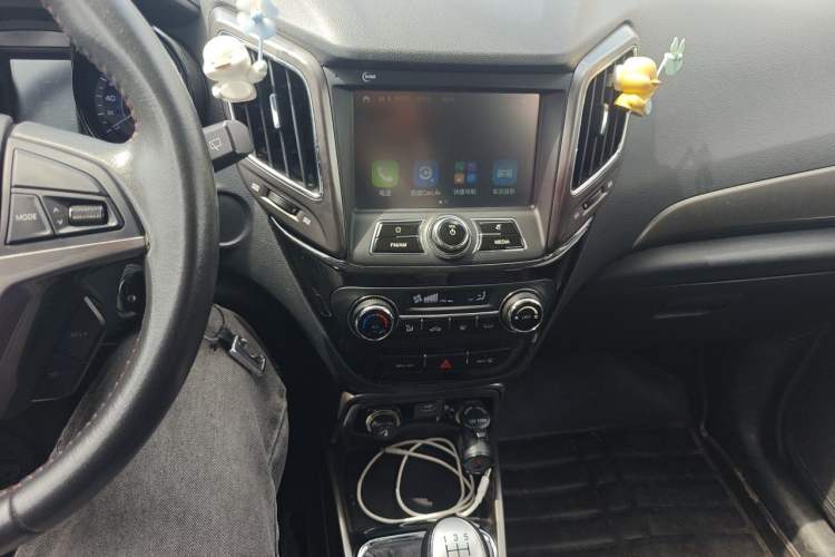 Used CHANGAN CS15 2016 1.5L Manual Luxury Edition Audio And AC Panel