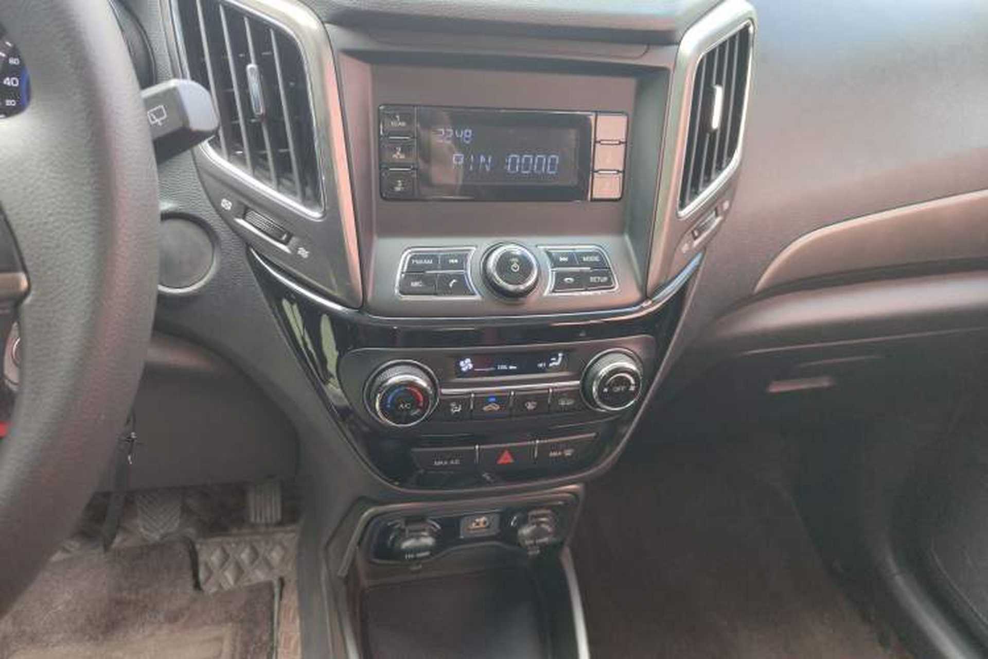 Used CHANGAN CS15 2016 1.5L Manual Fashion Edition Audio And AC Panel