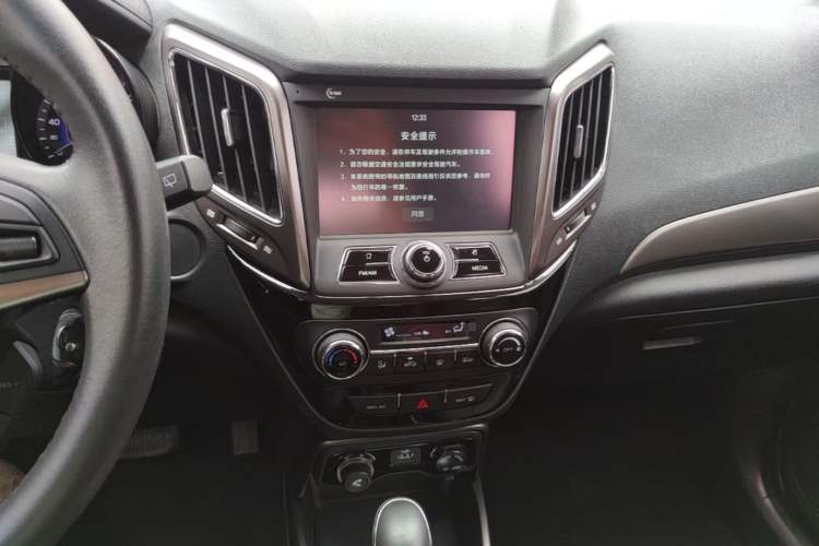 Used CHANGAN CS15 2016 1.5L Automatic Luxury Edition Audio And AC Panel