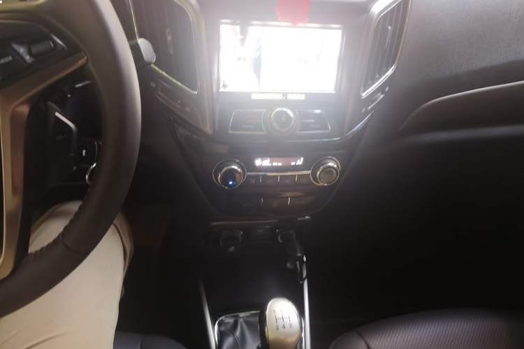 Used CHANGAN CS15 2016 1.5L Manual Fashion Edition Audio And AC Panel