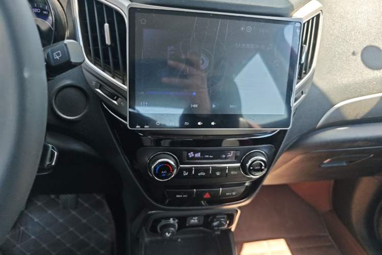 Used CHANGAN CS15 2016 1.5L Manual Fashion Edition Audio And AC Panel