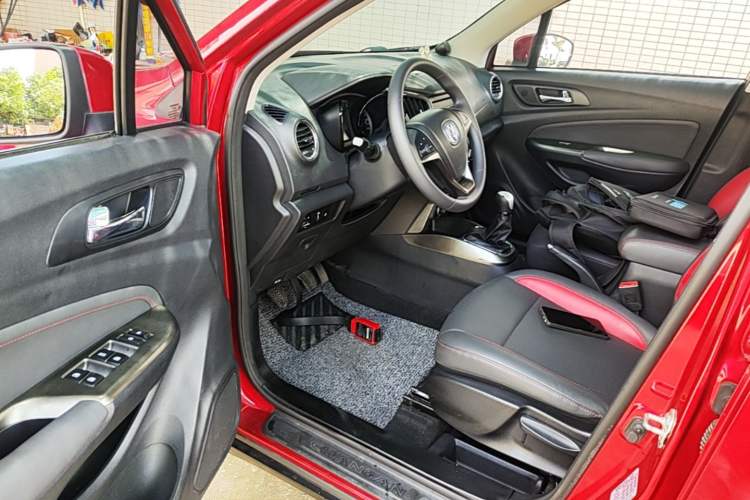 Used CHANGAN CS15 2016 1.5L Manual Fashion Edition Driver Seat