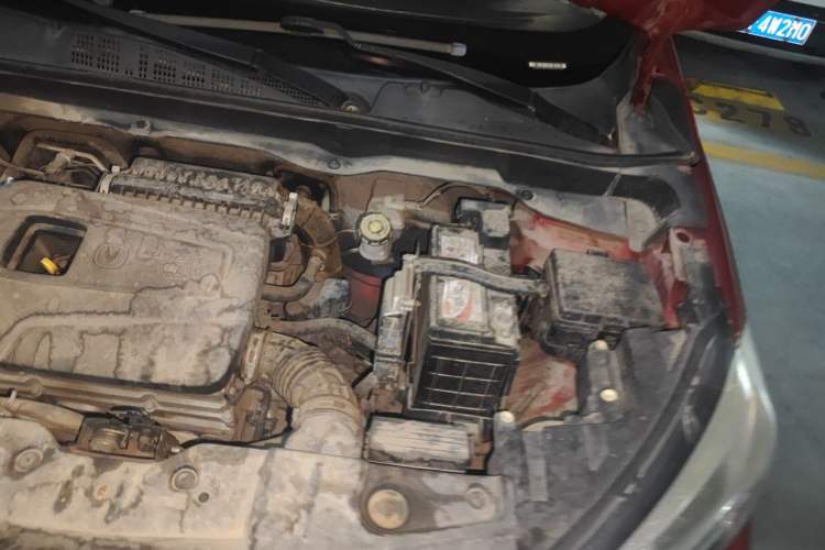 Used CHANGAN CS15 2016 1.5L Manual Luxury Edition Engine Bay Left