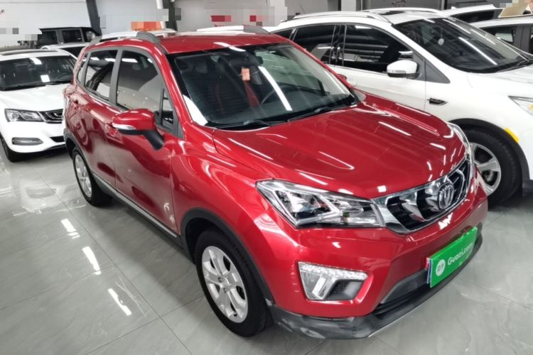 Used CHANGAN CS15 2016 1.5L Automatic Luxury Edition Front Right 45 Deg