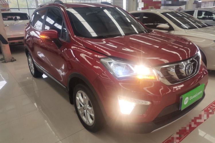 Used CHANGAN CS15 2016 1.5L Manual Fashion Edition Front Right 45 Deg