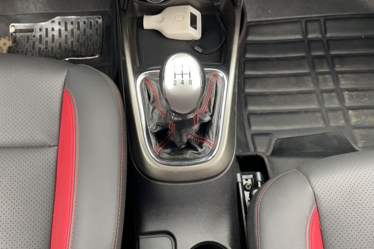 Used CHANGAN CS15 2016 1.5L Manual Luxury Edition Gear Lever