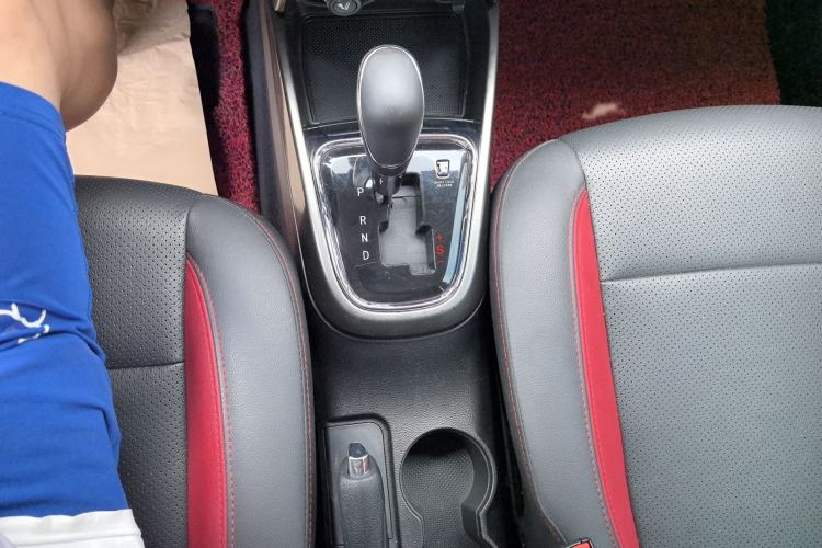 Used CHANGAN CS15 2016 1.5L Automatic Luxury Edition Gear Lever