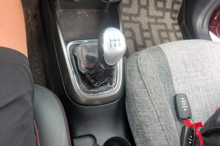 Used CHANGAN CS15 2016 1.5L Manual Luxury Edition Gear Lever