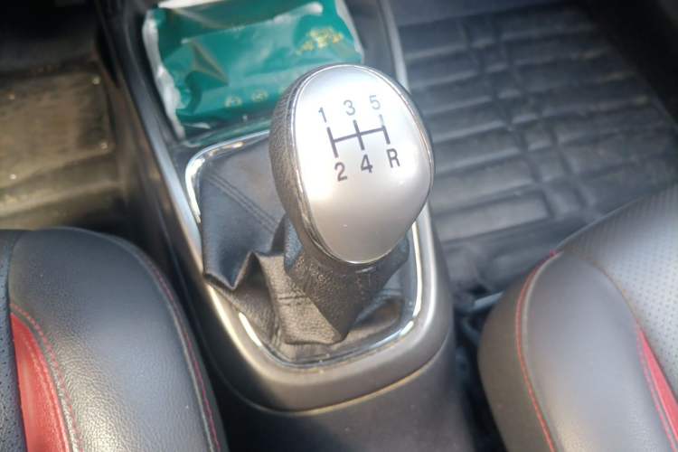Used CHANGAN CS15 2016 1.5L Manual Fashion Edition Gear Lever